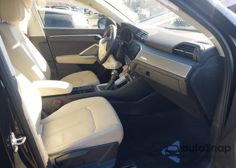 2020 Audi Q3 Premium 45 Tfsi Quattro Tiptronic z USA, uszkodzony, nr VIN WA1AECF32L1009445